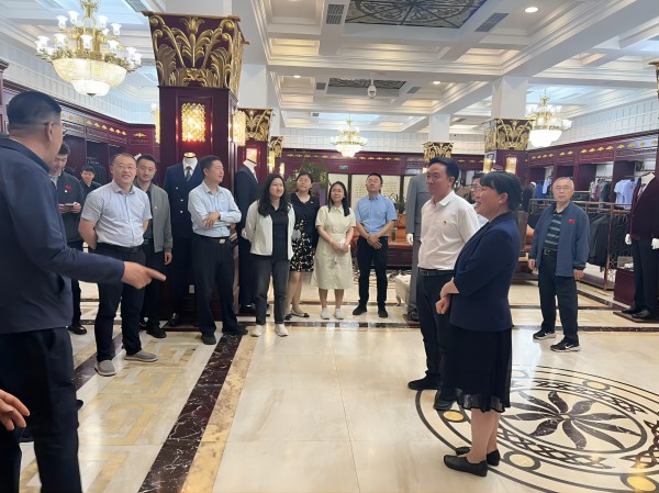 教育部部分党员赴红都参观 共话党建与品牌文化融合发展