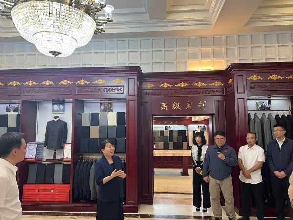 教育部部分党员赴红都参观 共话党建与品牌文化融合发展 配图2