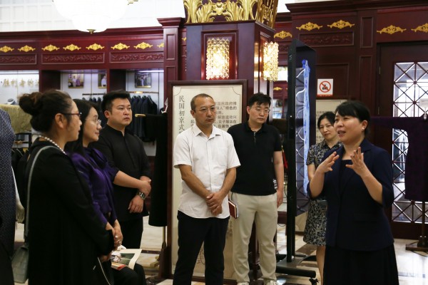 百年京式旗袍文化艺术展亮相红都