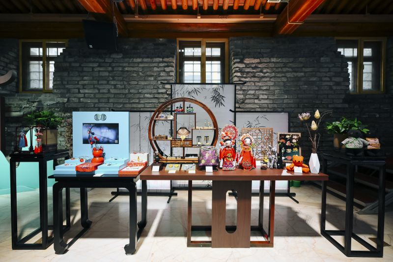 “翠·影——红都中式美学新主张”艺术展盛大开幕 配图10