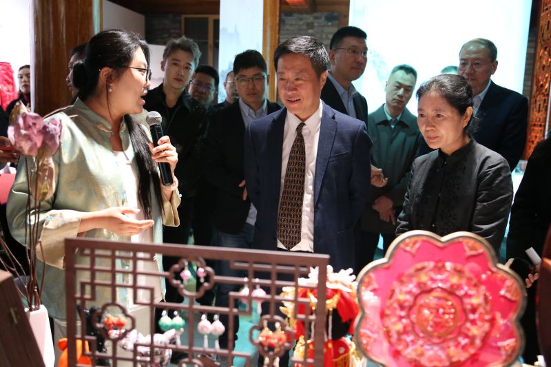 “翠·影——红都中式美学新主张”艺术展盛大开幕 配图17