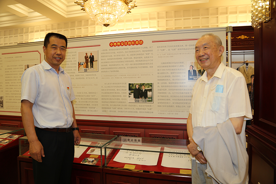 弘扬中国文化 服装见证友谊——红色记忆亲历者特展外交官活动纪实 配图7
