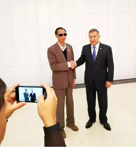 (转发)从那套红都西装想到的——周晓沛