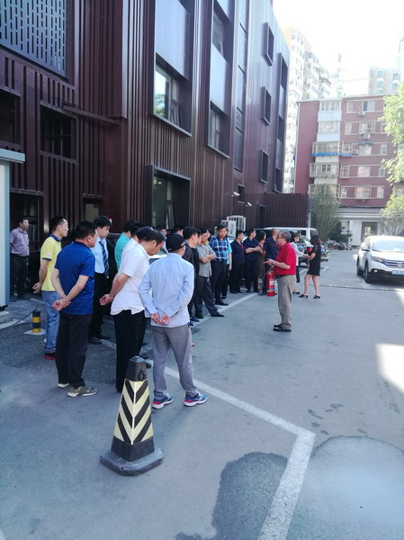 1545706266553866.jpg 红都阳光物业分公司夏季消防演练